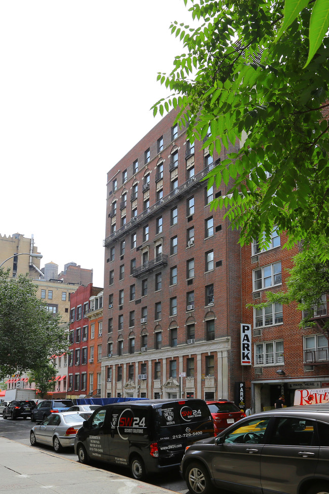 308 West 30th Street in New York, NY - Building Photo - Building Photo