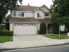 1763 E Goshen Ave in Fresno, CA - Building Photo