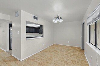 939 Country Club Dr SE in Rio Rancho, NM - Building Photo - Building Photo