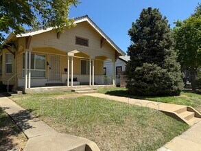 4925 11th Ave in Sacramento, CA - Building Photo - Building Photo