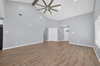 10106 Shadow Pine Dr in Houston, TX - Building Photo - Building Photo