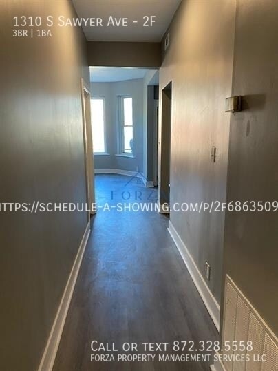 1310 S Sawyer Ave in Chicago, IL - Building Photo