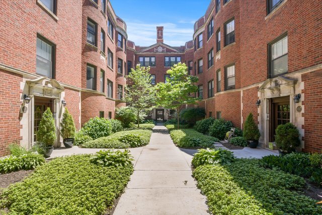 property at 1427 W Elmdale Ave