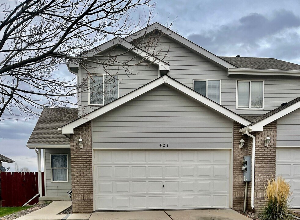 427 Lilac Ave in Eaton, CO - Building Photo