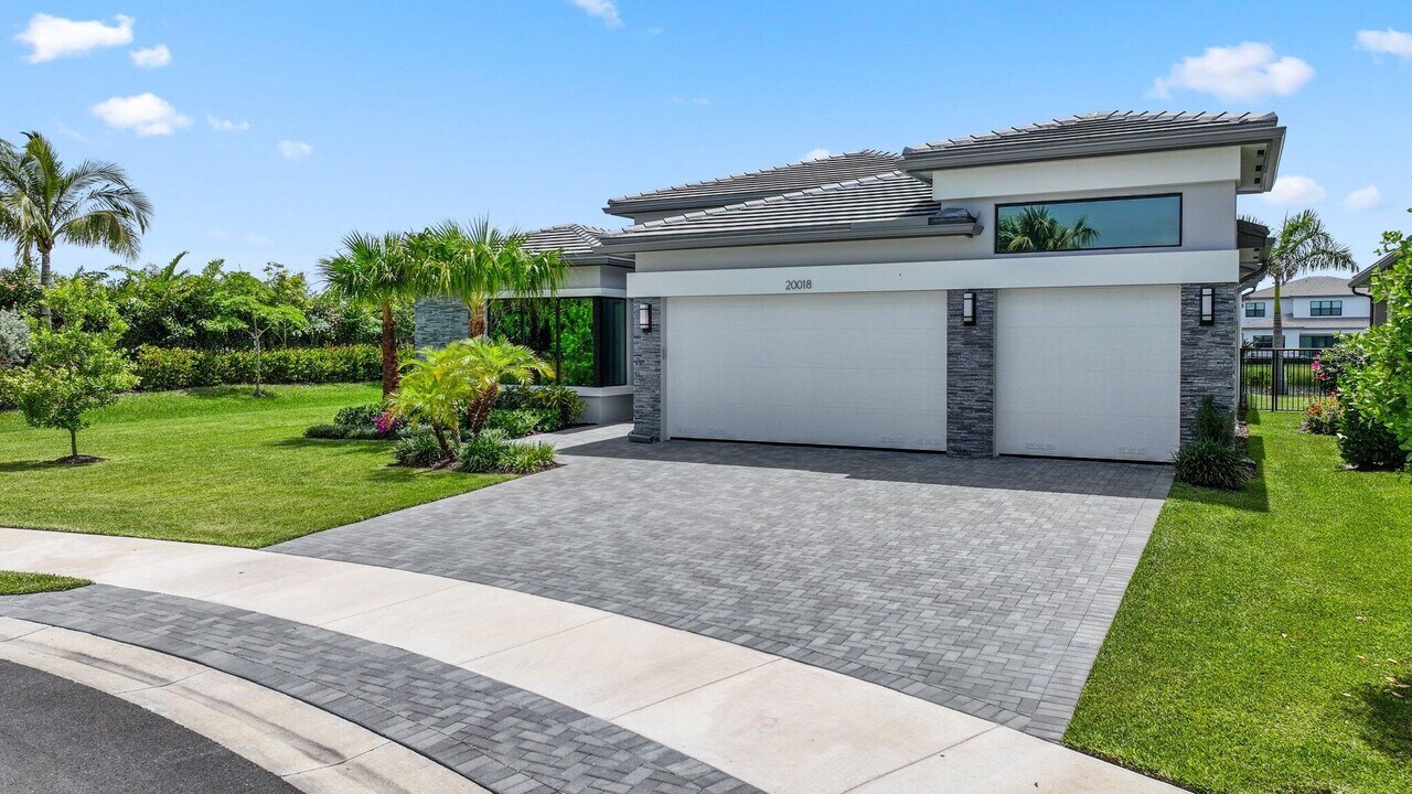 20018 Cabot Clfs Ct in Boca Raton, FL - Building Photo