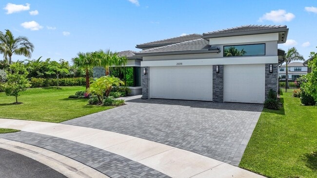 property at 20018 Cabot Clfs Ct