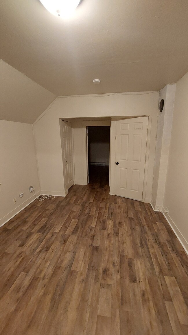 1512 Maple St, Unit UP in Everett, WA - Foto de edificio - Building Photo