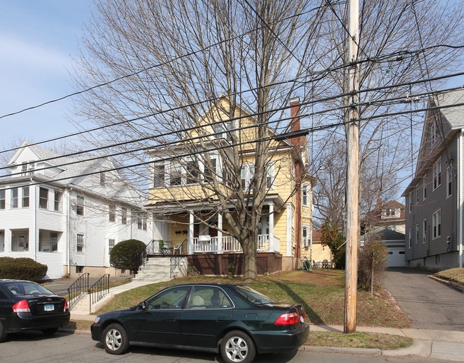 28 Lancaster Rd in West Hartford, CT - Building Photo - Building Photo