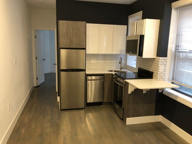 15 Phillips St, Unit 2 in Boston, MA - Foto de edificio - Building Photo