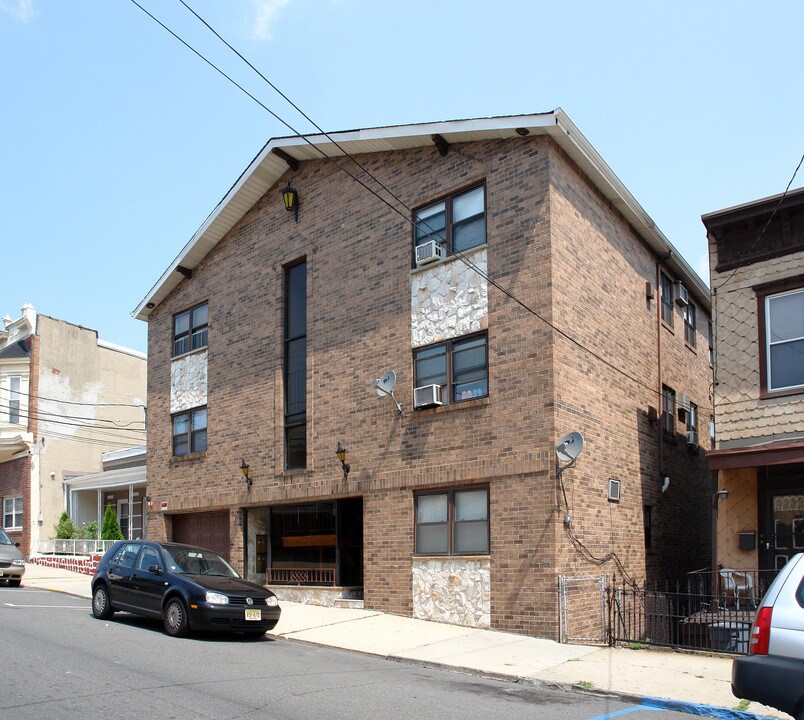 304-306 71st St in Guttenberg, NJ - Foto de edificio