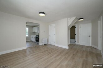 35 Amsterdam Ave in Teaneck, NJ - Building Photo - Building Photo