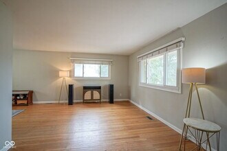 1005 Chevy Chase Ln in Indianapolis, IN - Building Photo - Building Photo