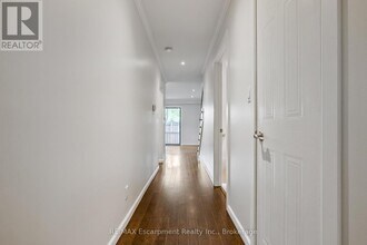 1580-1580 Reeves Gate in Oakville, ON - Building Photo - Building Photo