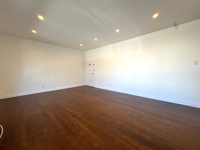 1020 N Edinburgh Ave in West Hollywood, CA - Building Photo - Building Photo