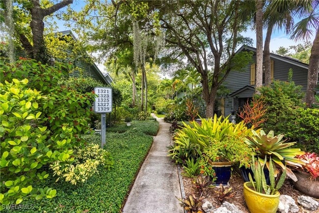 1323 Solana Rd