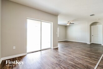 36048 Carriage Pine Ct in Zephyrhills, FL - Building Photo - Building Photo