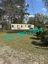 200 Scrimon St in Elizabethtown, NC - Building Photo