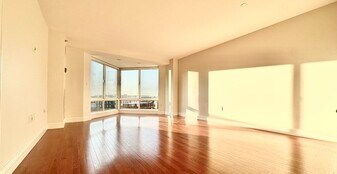 75 Cambridge Pky, Unit PH10 in Cambridge, MA - Building Photo