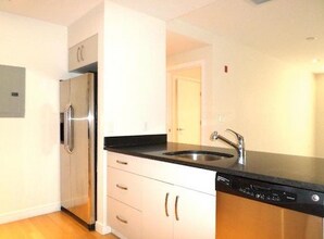 650 Albany St, Unit #406 in Boston, MA - Building Photo - Building Photo