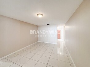 1608 Robin Ln in Brandon, FL - Foto de edificio - Building Photo