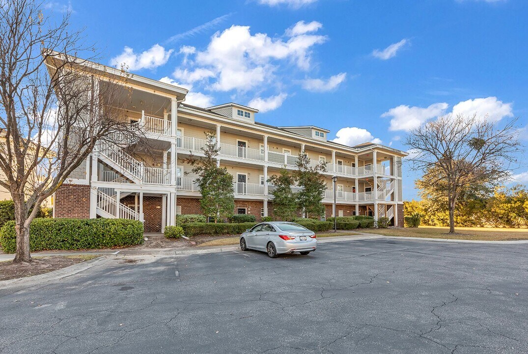 216 Castle Dr in Myrtle Beach, SC - Building Photo