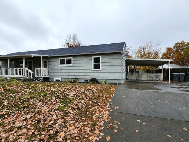 224-226 Goethals Dr in Richland, WA - Building Photo - Building Photo