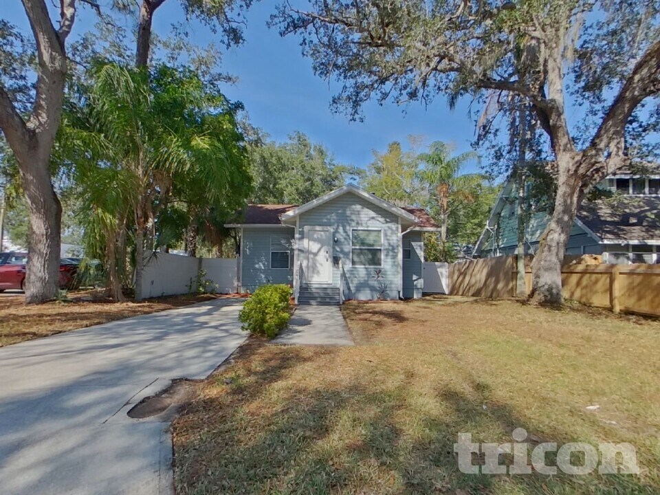 355 43rd Ave N in St. Petersburg, FL - Building Photo