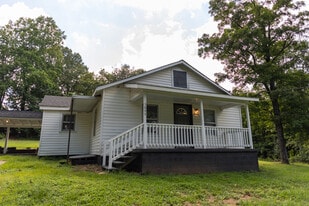 3644 Vernon Cook Rd in Morganton, NC - Building Photo