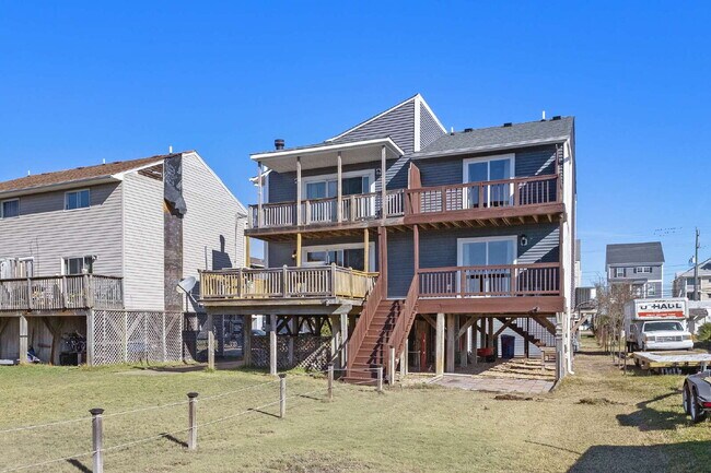 735 E Ocean View Ave in Norfolk, VA - Building Photo - Building Photo