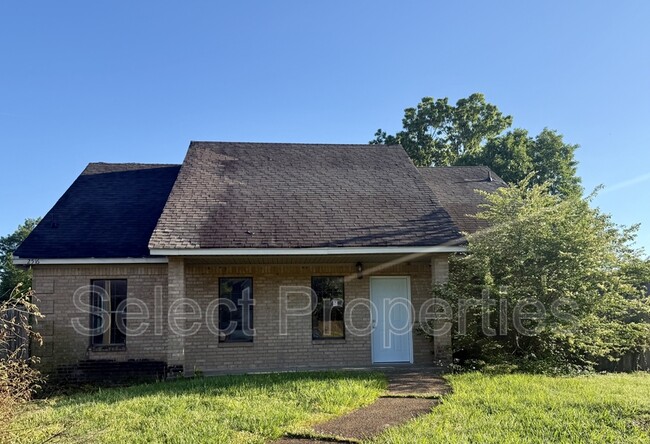 property at 2516 Glenn Pl