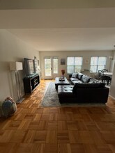 3622 Gunston Rd in Alexandria, VA - Foto de edificio - Building Photo