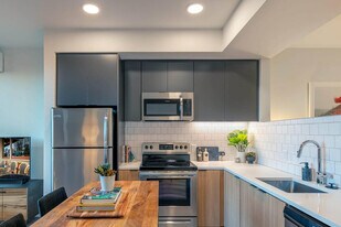 1378 NW 18th Ave in Portland, OR - Building Photo