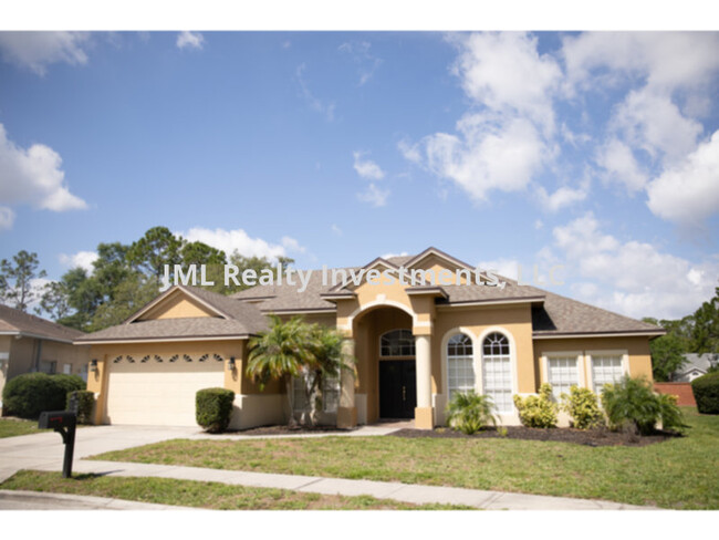 property at 664 Field Club Cir