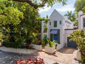 2952 Peachy St in Miami, FL - Building Photo - Building Photo