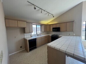 1771 N Church Ave in Reedley, CA - Building Photo - Building Photo