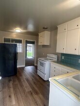 1930 N 1st St in Fresno, CA - Foto de edificio - Building Photo