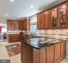 5507 Thornbush Ct in Bethesda, MD - Building Photo - Building Photo