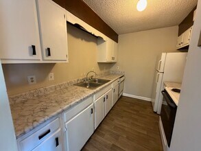 2624 Randleman Rd, Unit A in Greensboro, NC - Foto de edificio - Building Photo