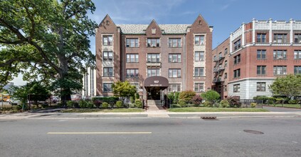 The Millennium in East Orange, NJ - Foto de edificio - Building Photo