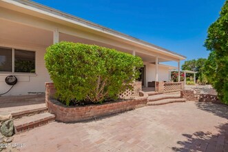 10325 W Cameo Dr in Sun City, AZ - Building Photo - Building Photo
