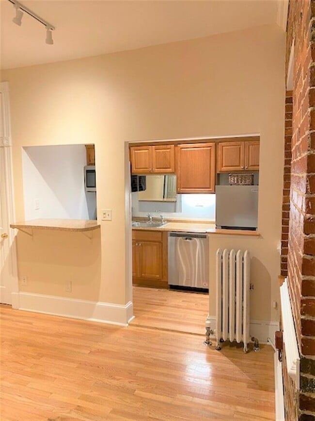 880 Massachusetts Ave, Unit 115 in Cambridge, MA - Building Photo - Building Photo