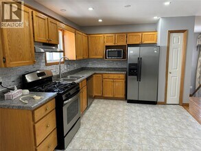 2643 Carissa Ave in Windsor, ON - Building Photo - Building Photo