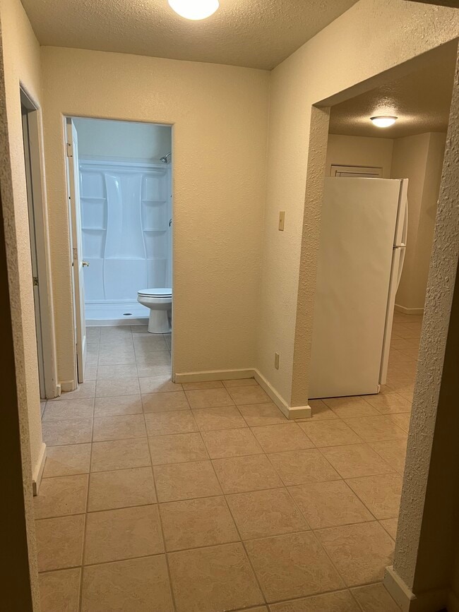 217 N 1st St, Unit 7 in Kingsville, TX - Foto de edificio - Building Photo