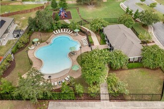 1010 Limpkin St in Crestview, FL - Building Photo - Building Photo