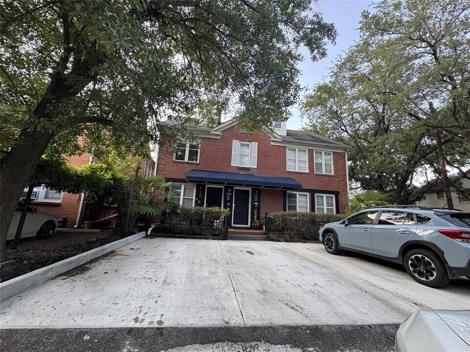 1802 Banks St in Houston, TX - Building Photo