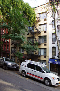 235-237 E 80th St in New York, NY - Foto de edificio - Building Photo