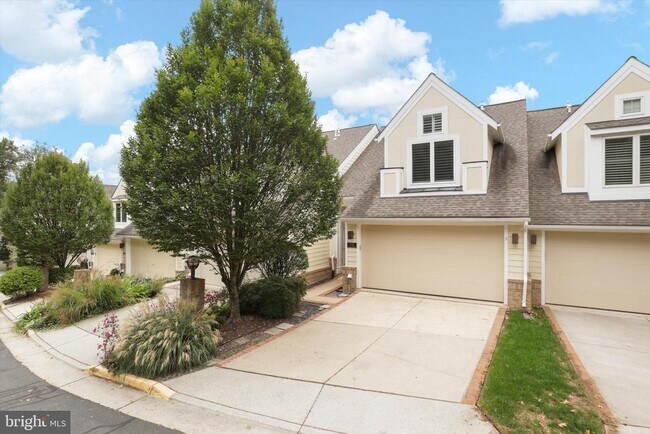 2058 Beacon Heights Dr in Reston, VA - Building Photo - Building Photo