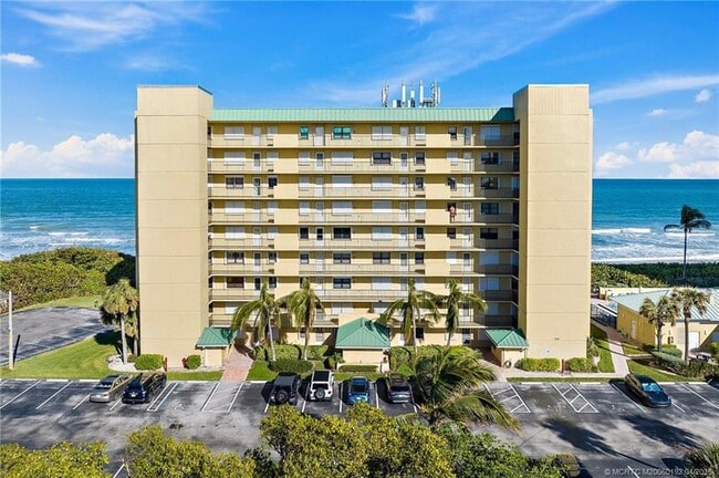 7370 S Ocean Dr, Unit 111 in Jensen Beach, FL - Building Photo - Building Photo