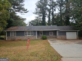 2695 Sandtown Rd SW in Marietta, GA - Building Photo