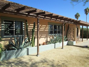 71590 Juanita Dr, Unit 5D in Twentynine Palms, CA - Foto de edificio - Building Photo